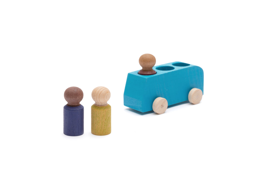 Bus Turquoise with 3 Figures