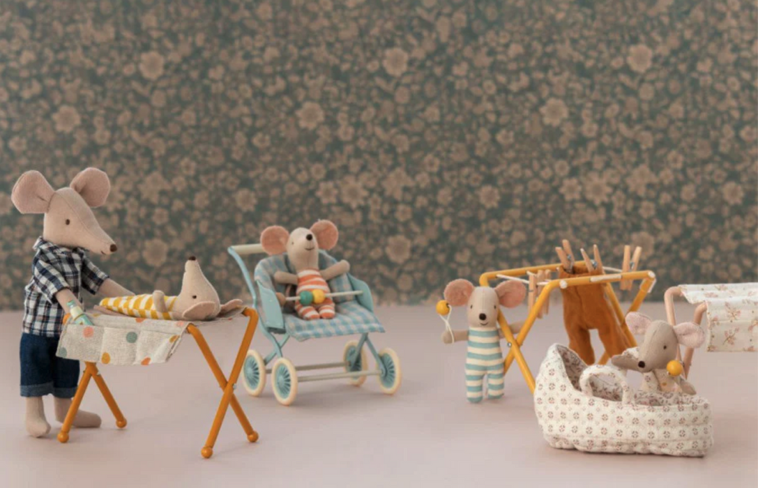 Maileg Nursery Table, Baby Mouse -Ocher